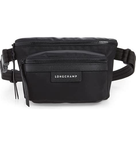 le pliage medium belt bag.